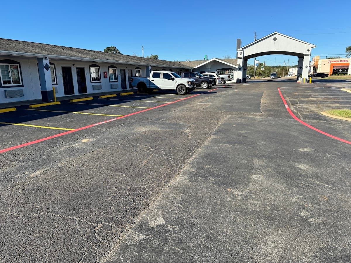 Continental Inn & Suites Nacogdoches TX /SFA University/Downtown