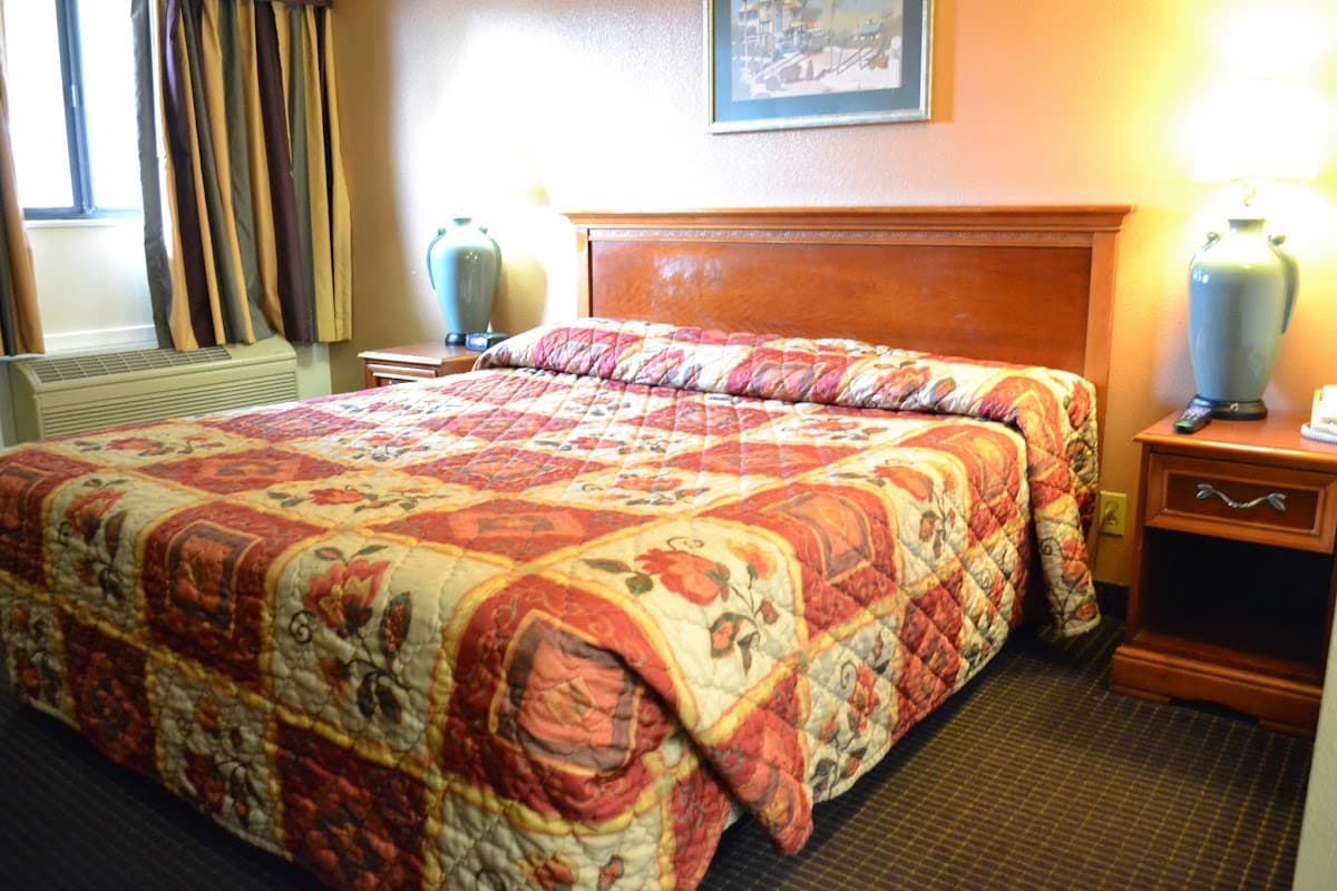 Van Ness Inn