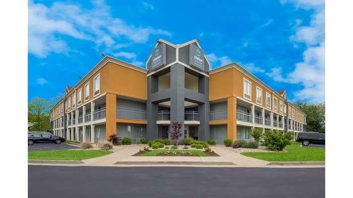 Clarion Pointe Indianapolis Northeast