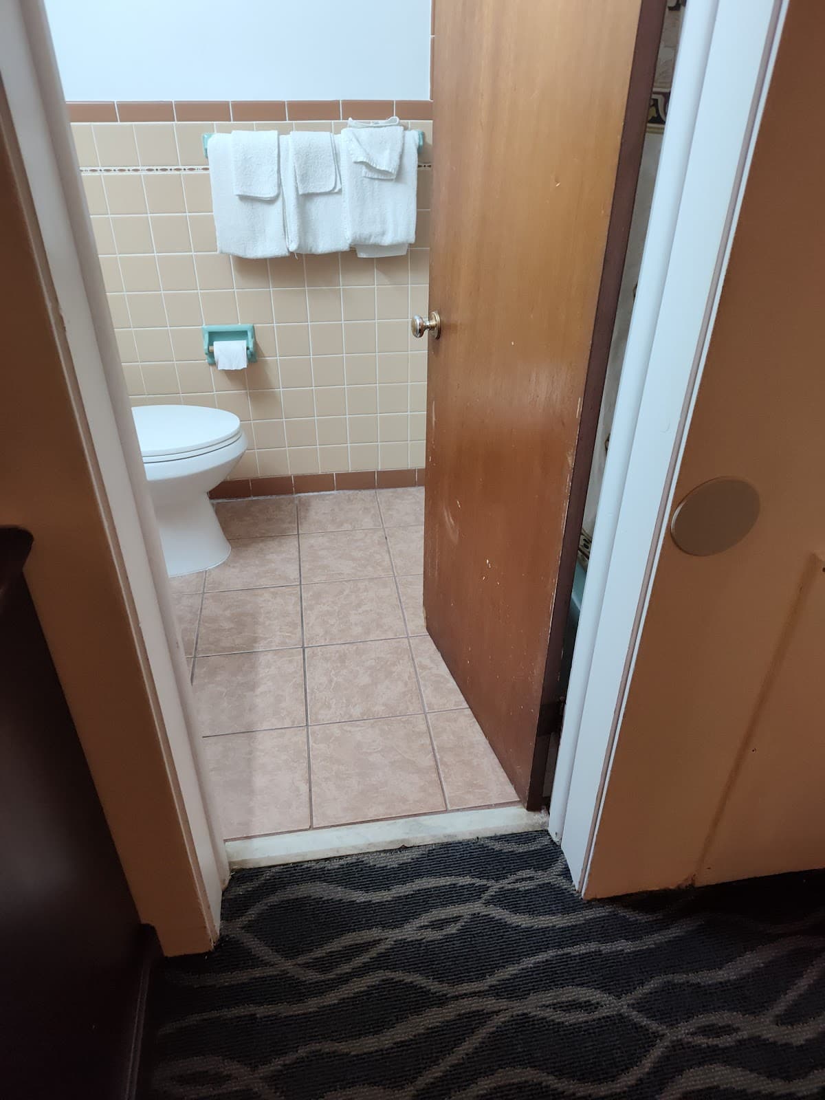 Budget Host Inn