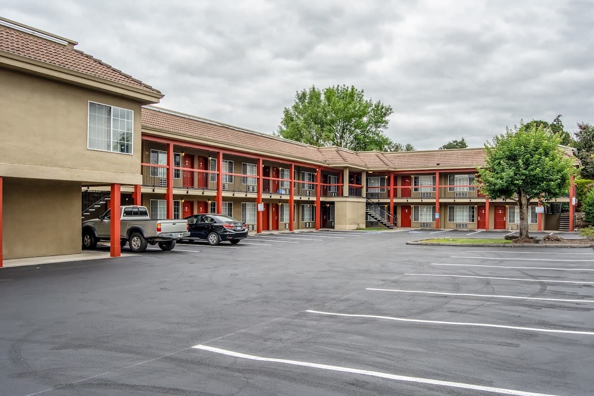 Rose City Inn and Suites