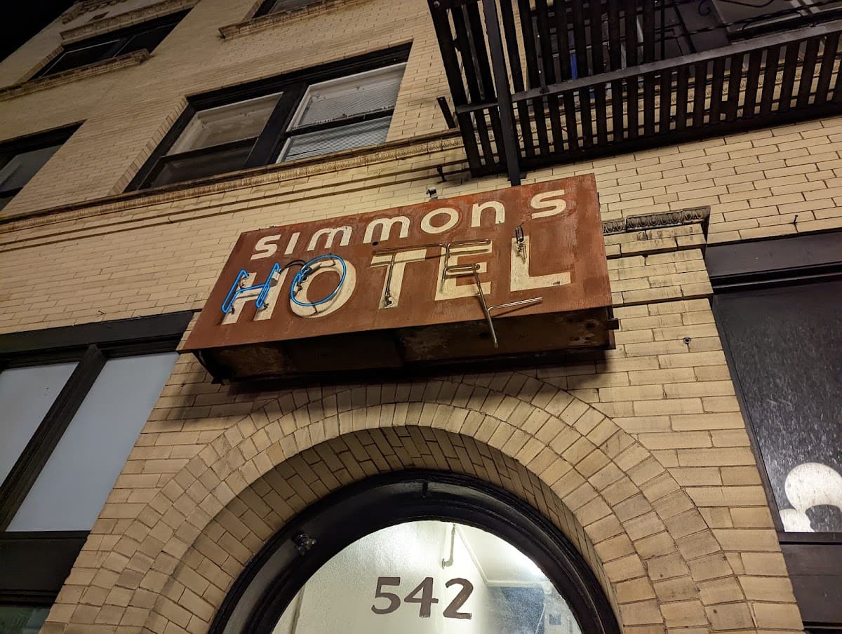 Simmons Hotel