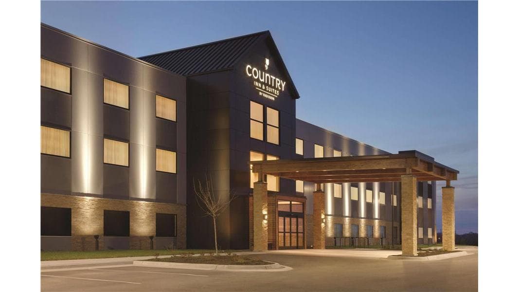 Country Inn & Suites by Radisson, Lawrence, KS