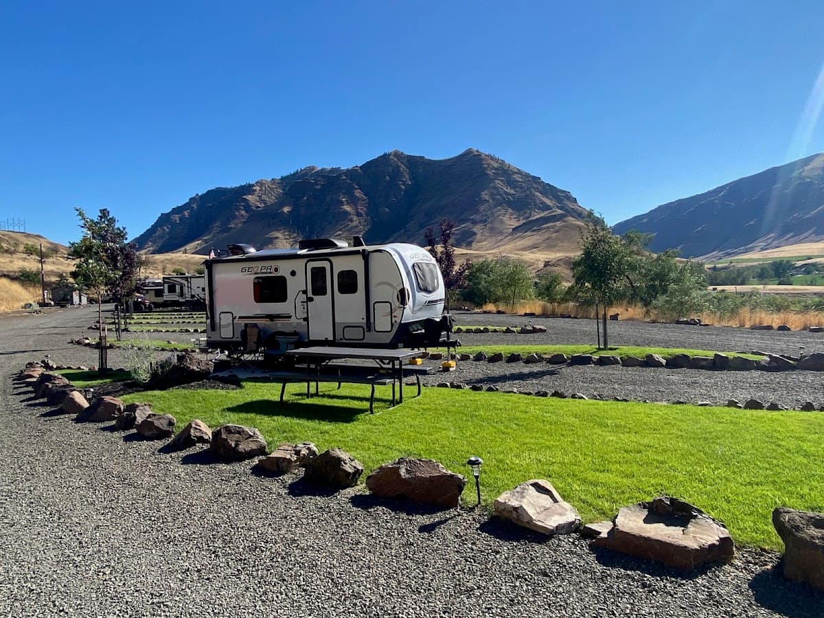 Imnaha Canyon Lodging & R.V.