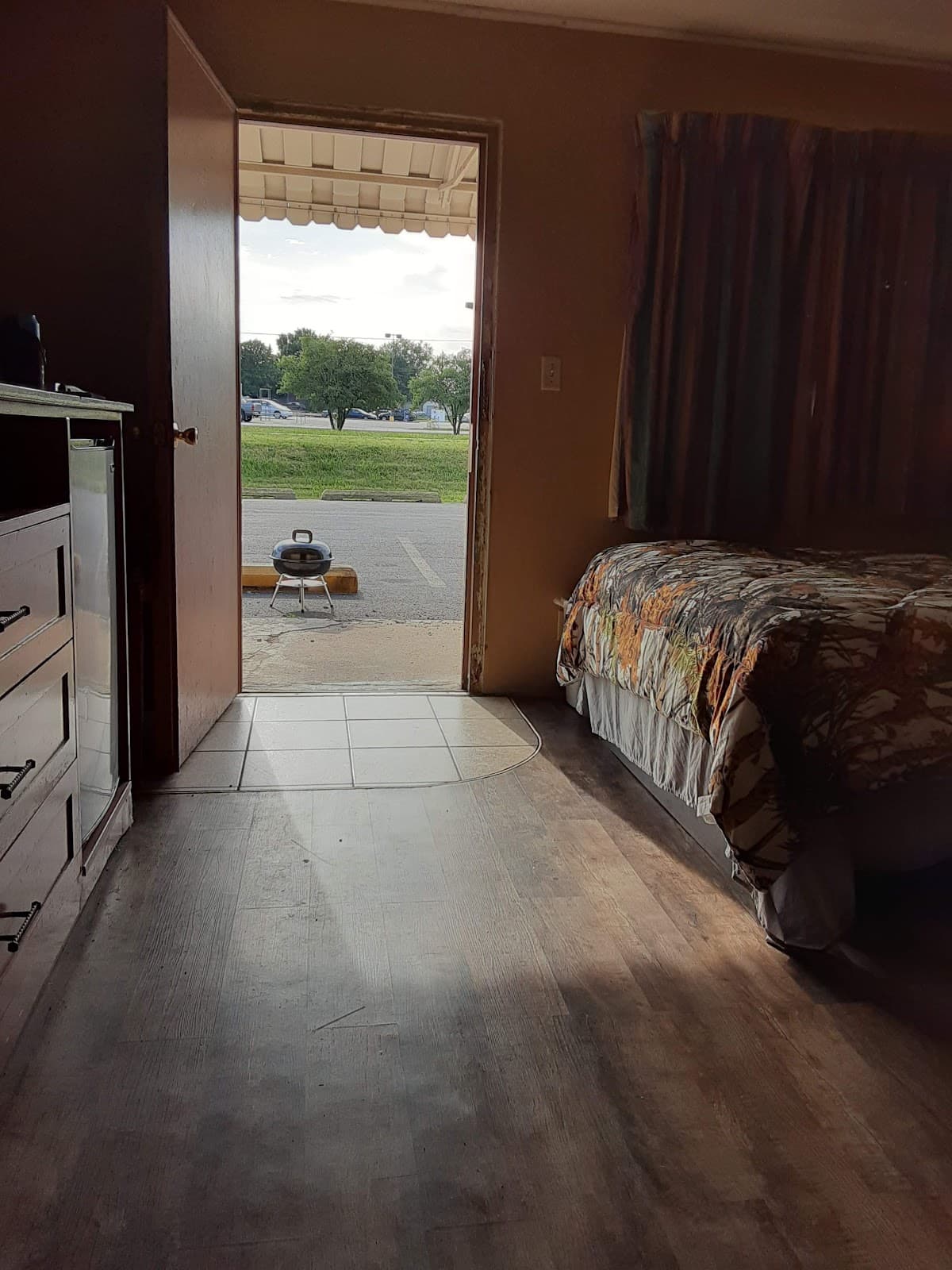 Economy Inn