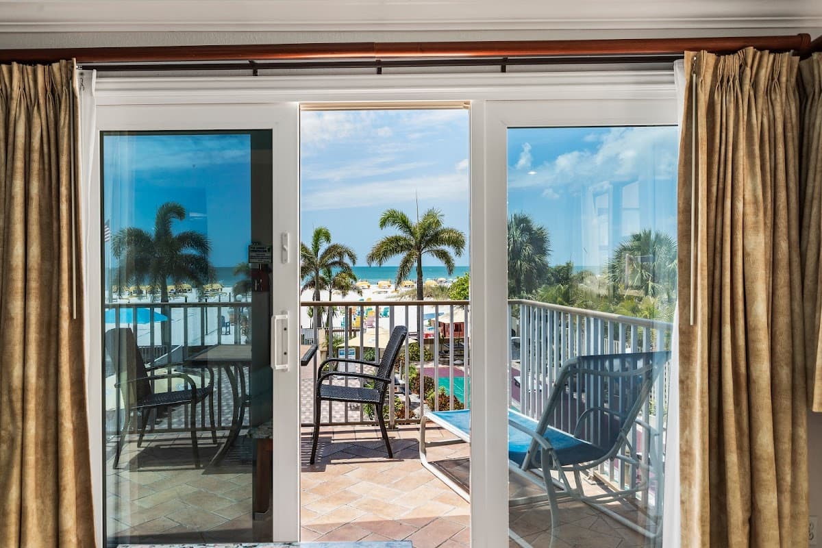 Plaza Beach Hotel - Beachfront Resort