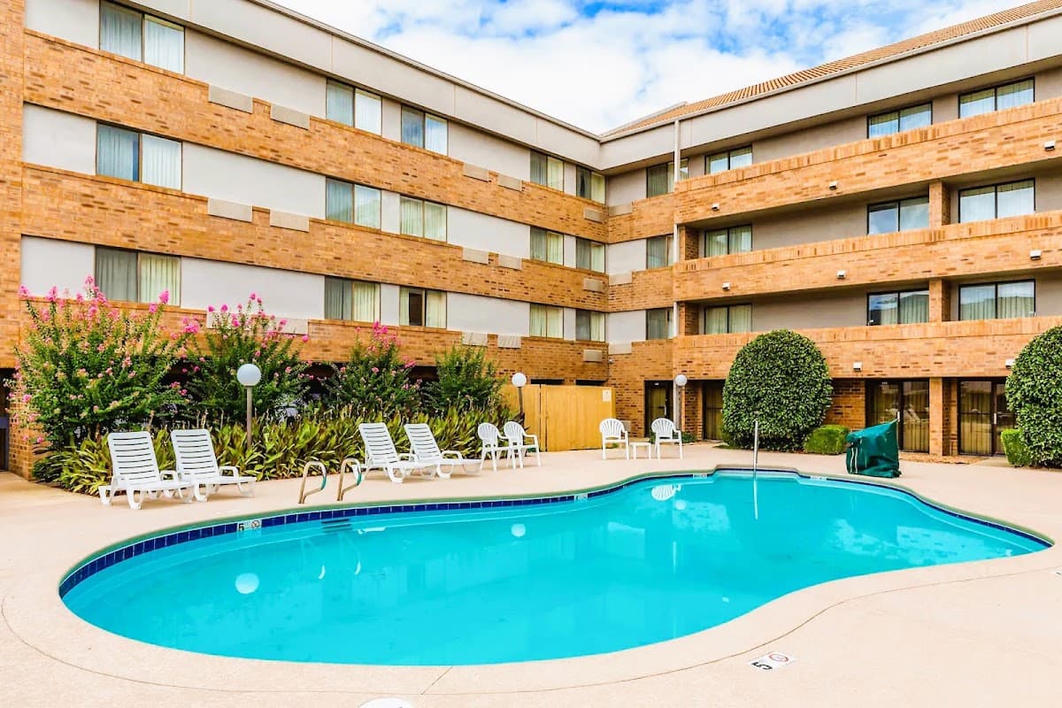 Tulsa Square Hotel Central, I-44 By OYO