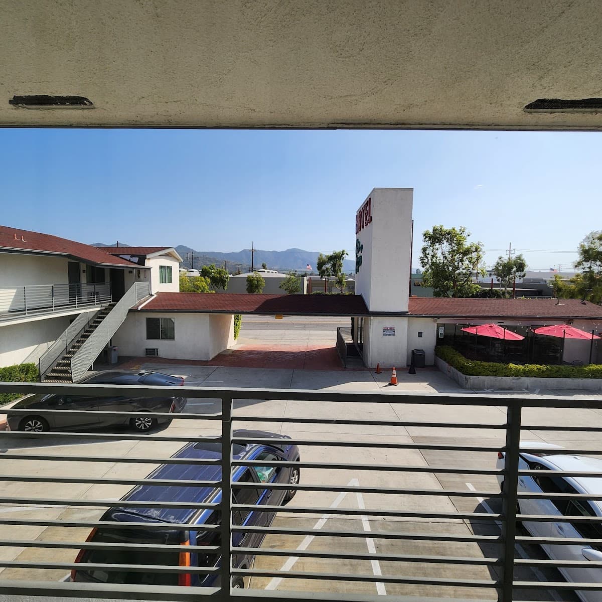 Glen Capri Burbank Universal