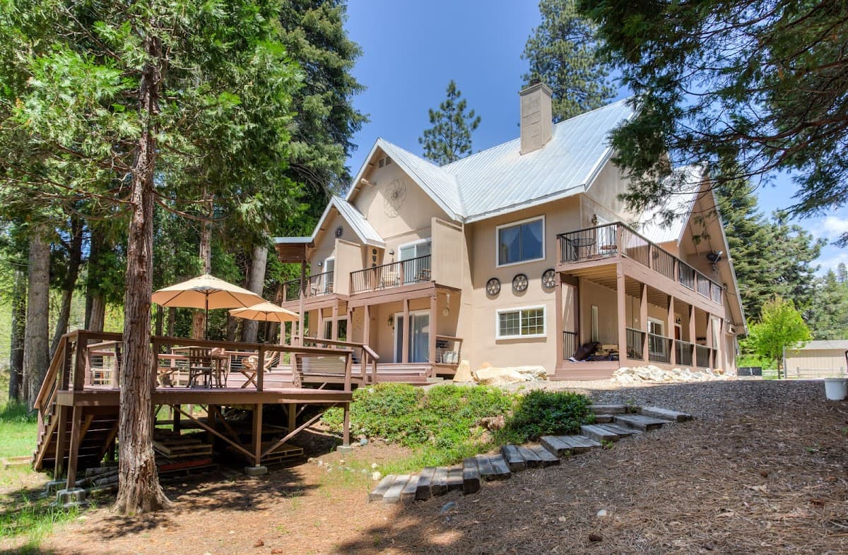 Yosemite Lodging at Big Creek Inn B&B