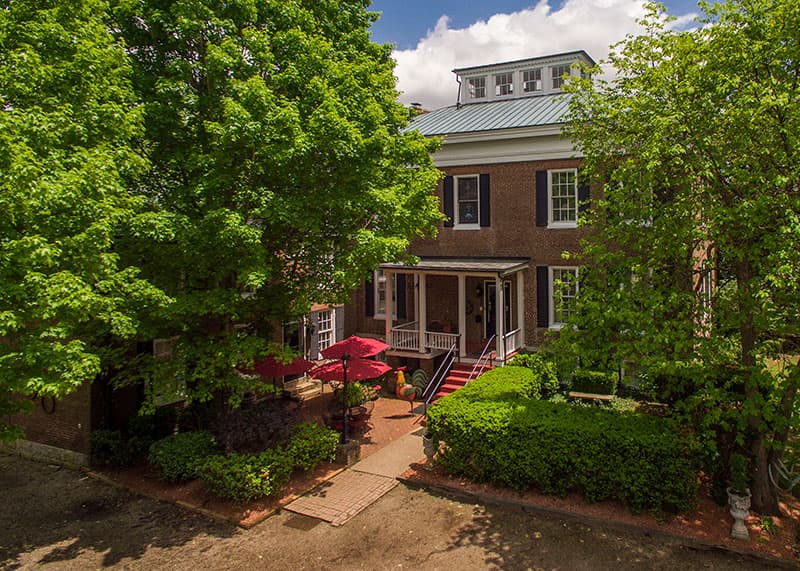 Bourbon Manor Bed & Breakfast Inn, a Bardstown Boutique Hotel