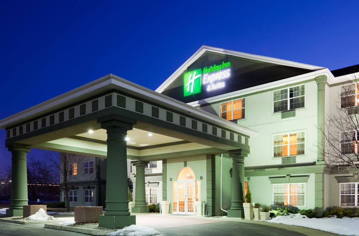 Holiday Inn Express & Suites Oshkosh-Sr 41 by IHG