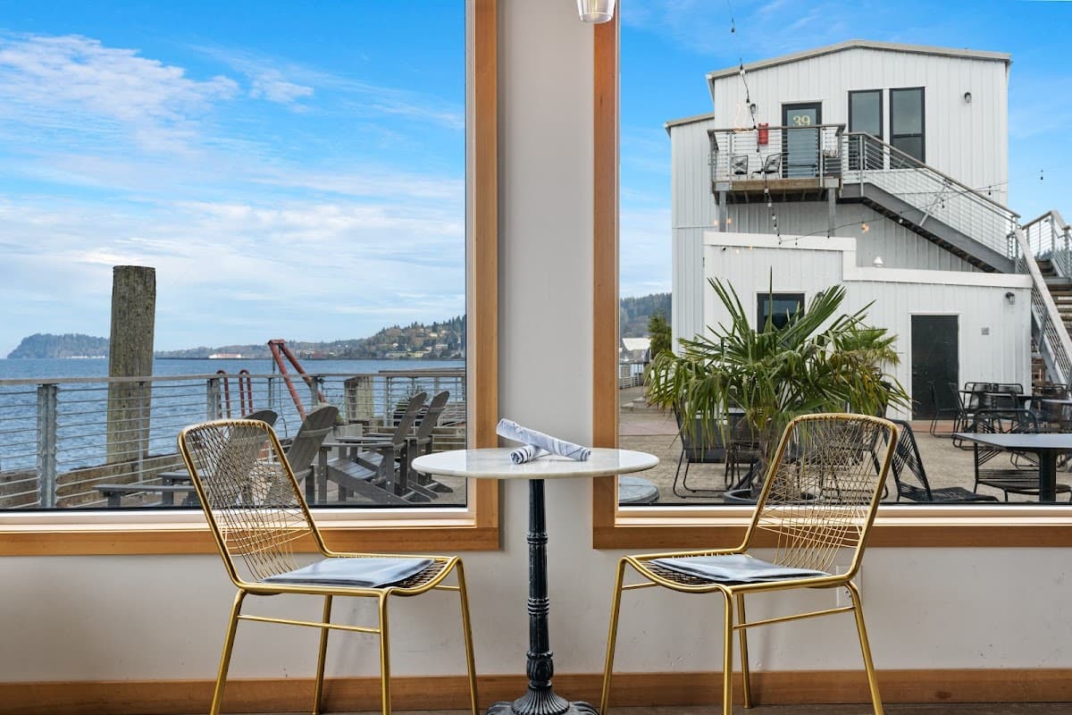 Bowline Hotel