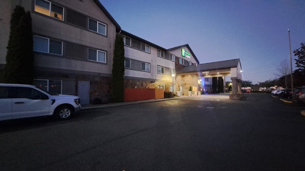 Holiday Inn Express & Suites Seattle-Everett, an IHG Hotel