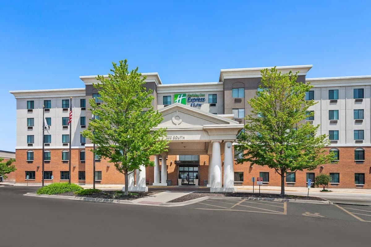 Holiday Inn Express & Suites Chicago West-O'Hare Arpt Area by IHG