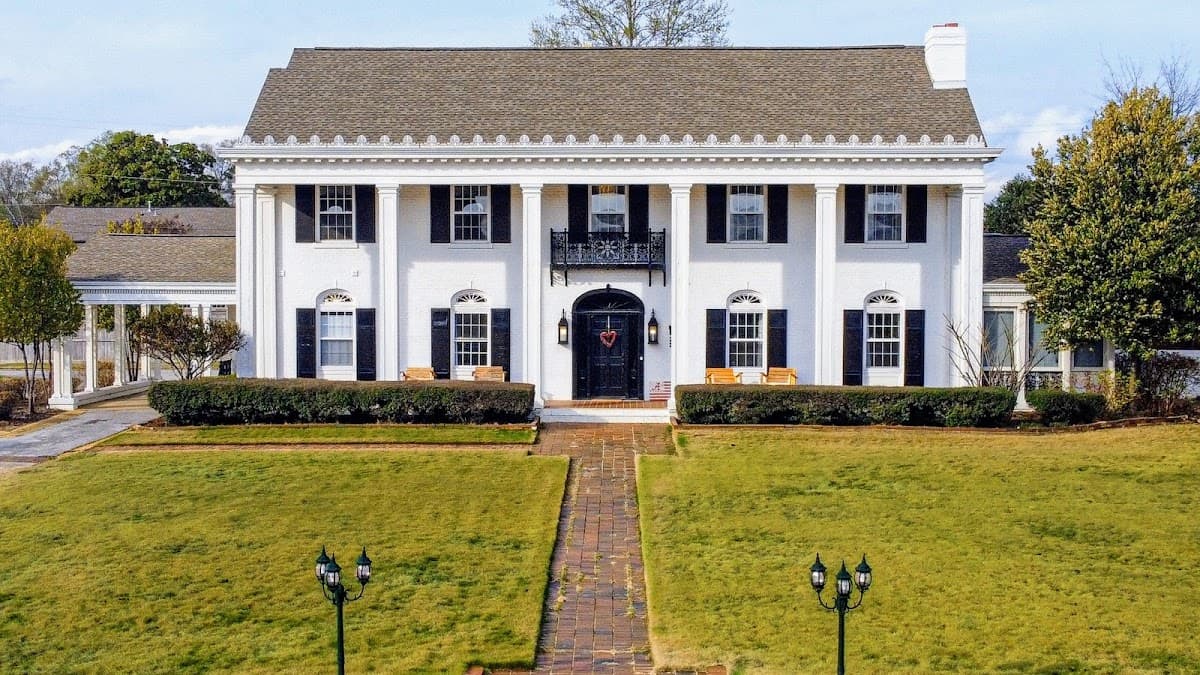 Wood Manor Guest House