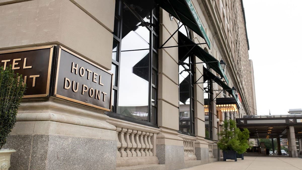 HOTEL DU PONT