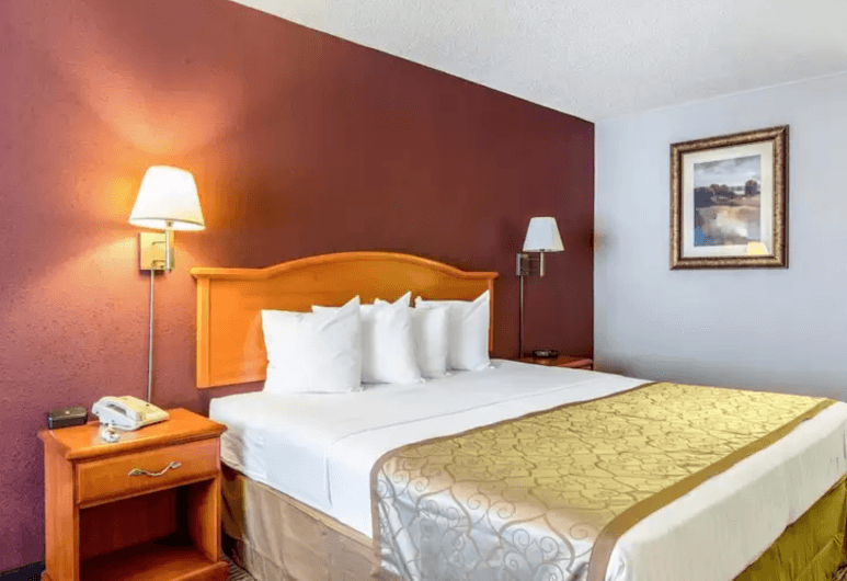 The Parkwood Inn & Suites