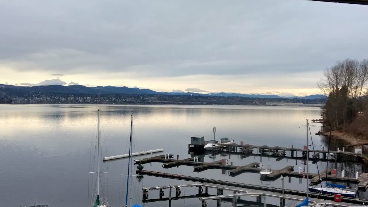 Spinnaker Bay Marina