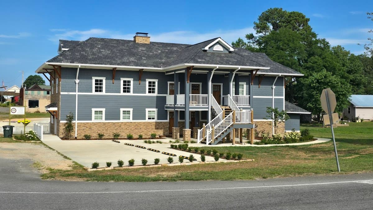 The Dogwood Inn