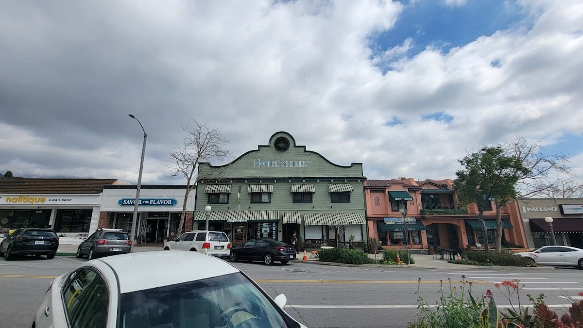 Hotel Shirley