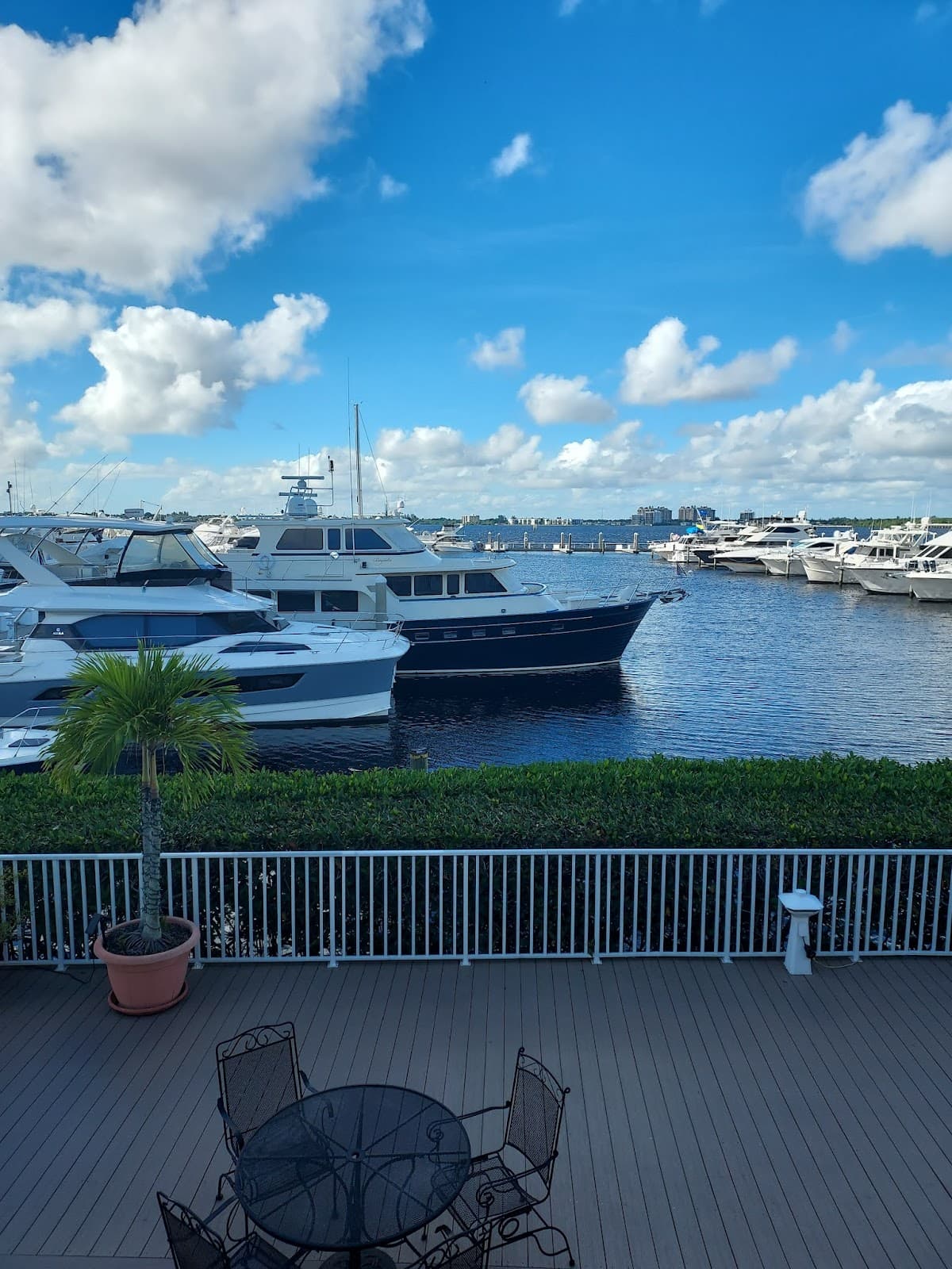 Legacy Harbour Hotel & Suites