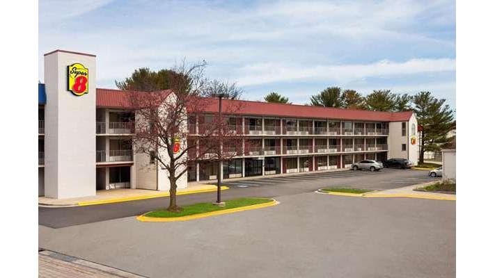 Super 8 by Wyndham Baltimore Northwest