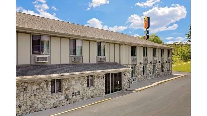 Super 8 by Wyndham Sturgeon Bay