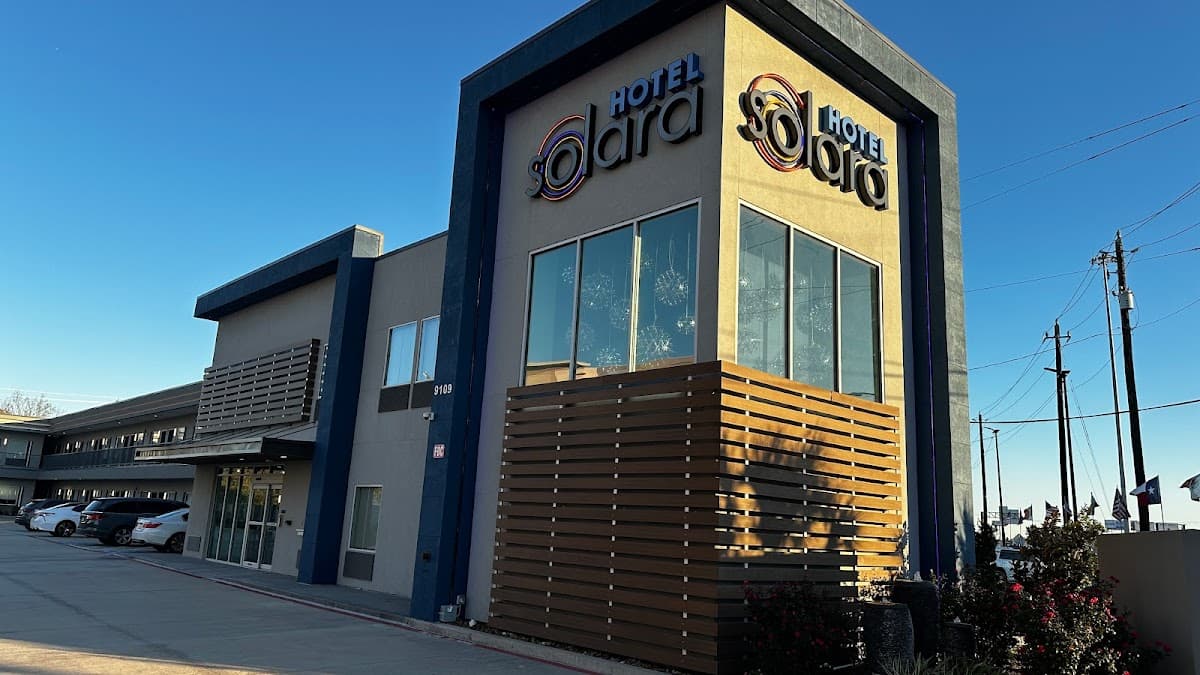 Hotel Solara I-45 & College Ave