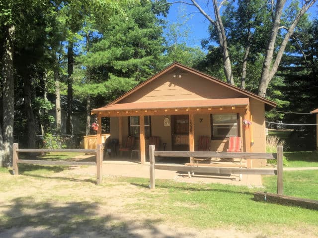 Clear Lake Resort - Cabin Seven