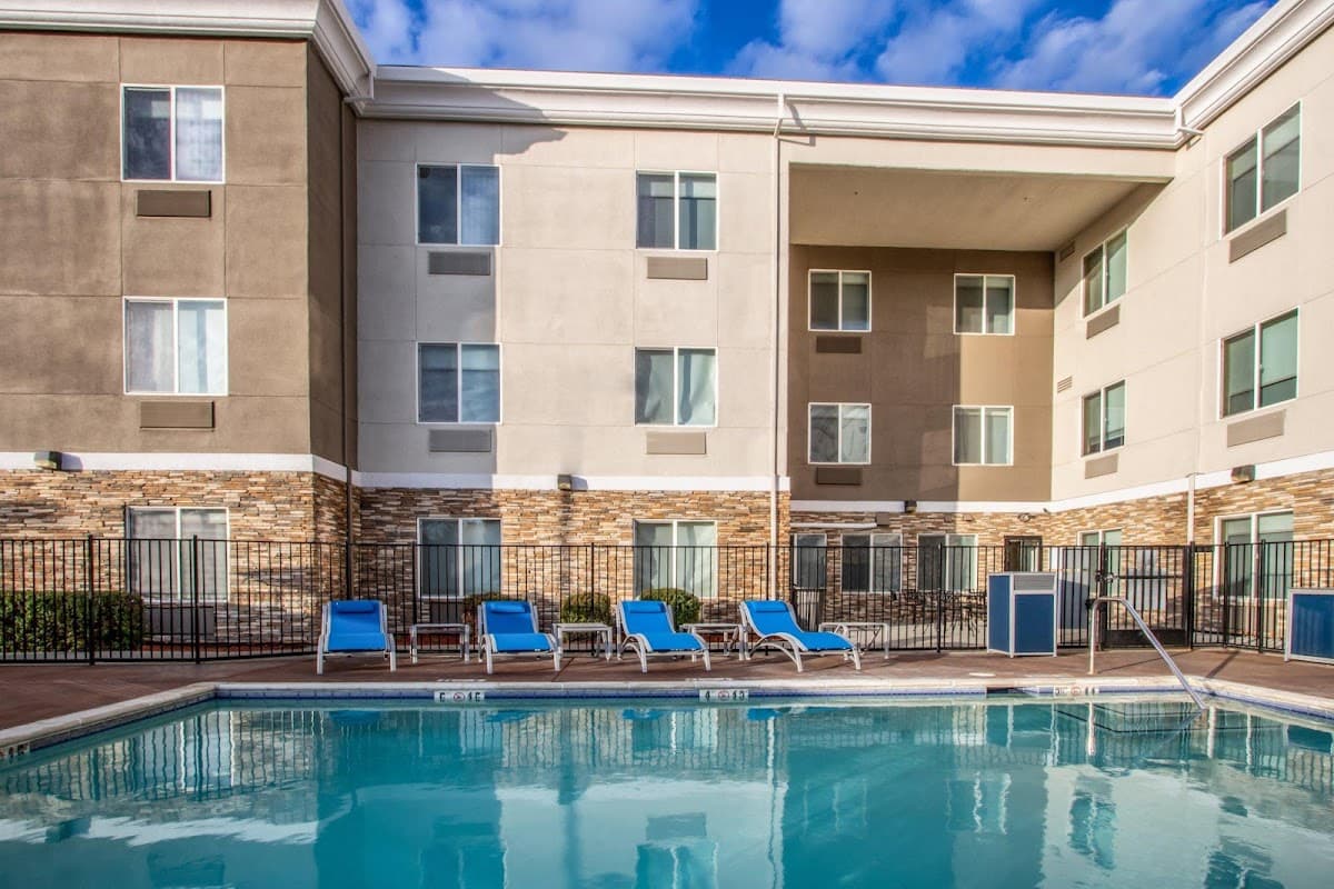 Holiday Inn Express & Suites Roseville - Galleria Area by IHG