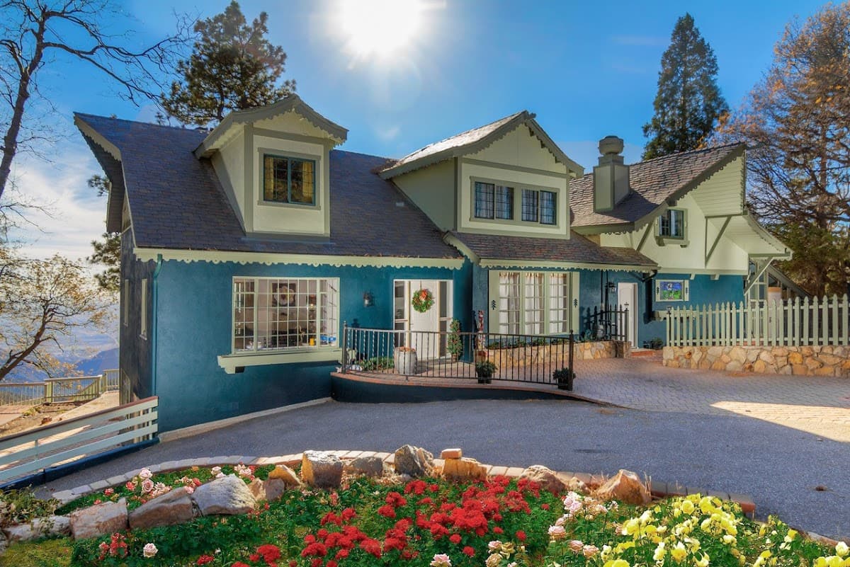 Sky View Inn