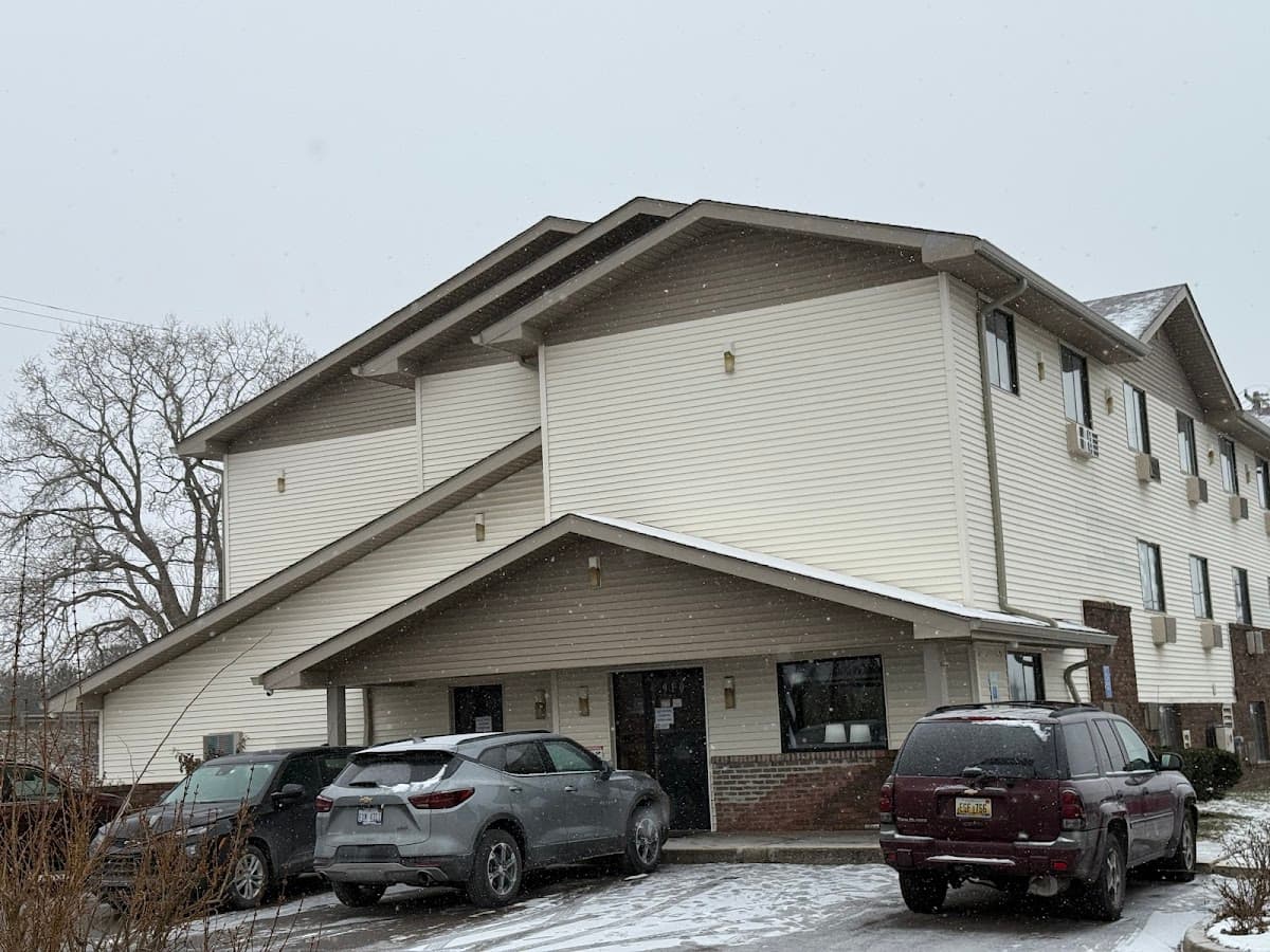 Super Inn Lansing