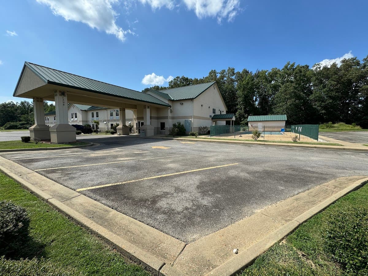 Star City Inn & Suites