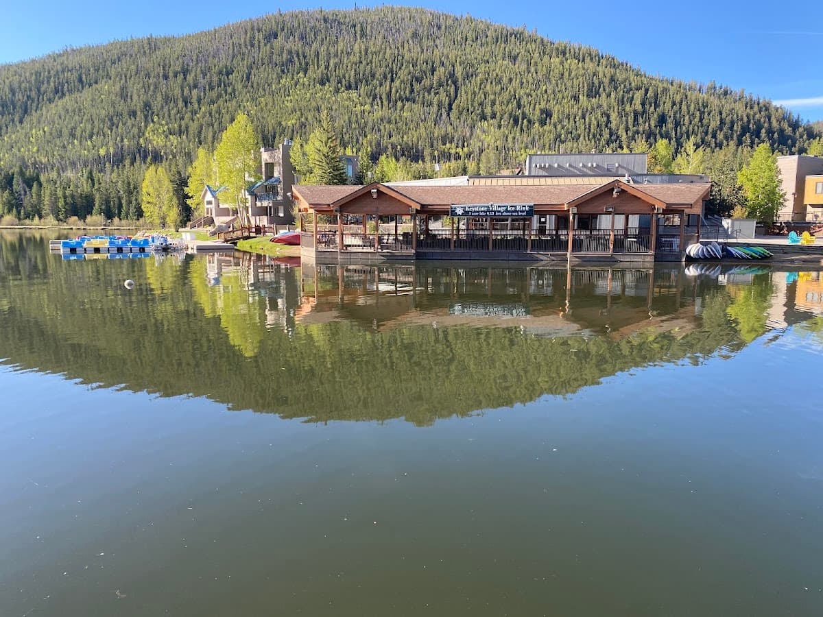 100-4 Lakeside Village
