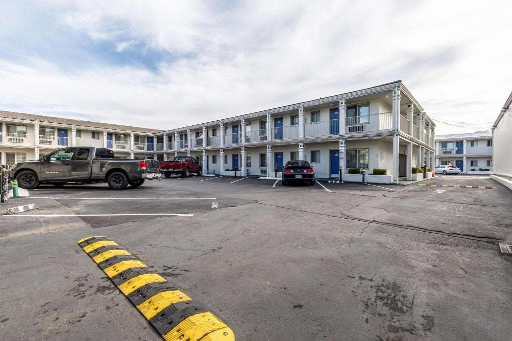 Bermuda Palms Hotel