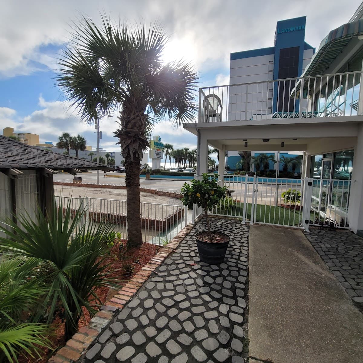 Waikiki Village Retro Hotel