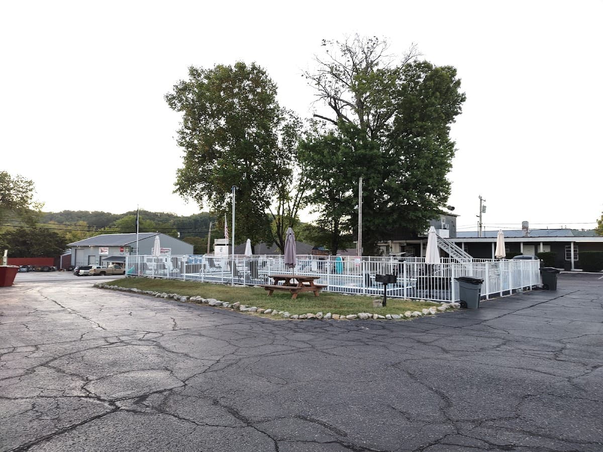Current river inn