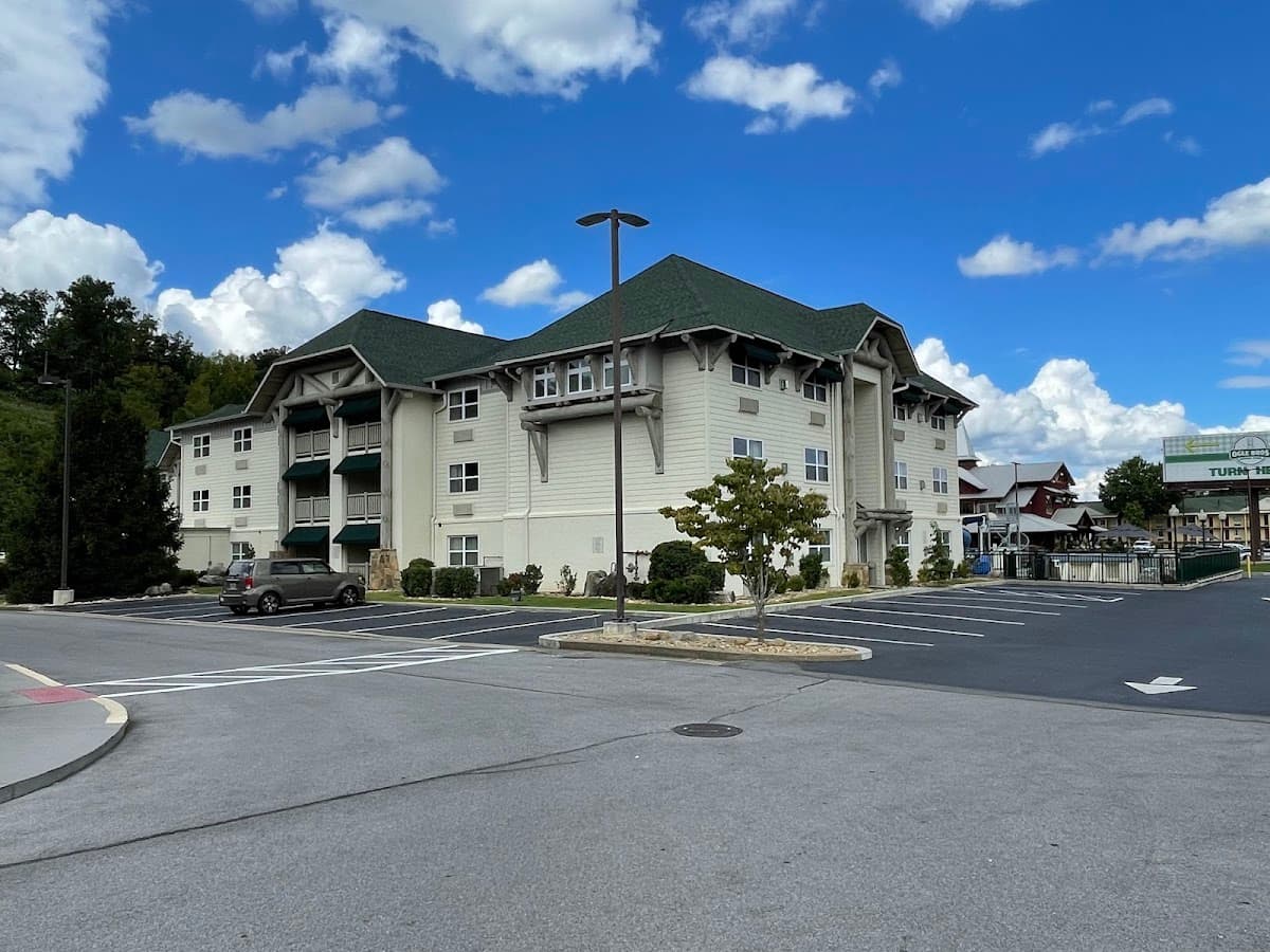 The Lodge at Five Oaks