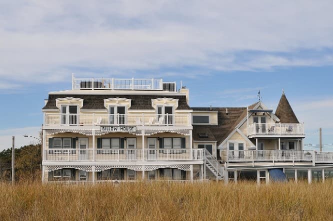 BillowHouse Beachfront Boutique Inn