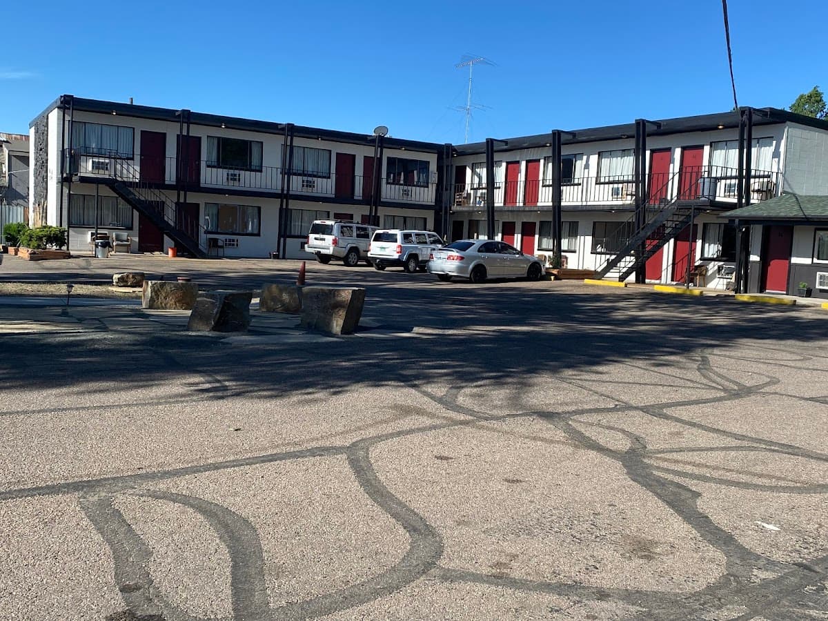 Budget Host Inn