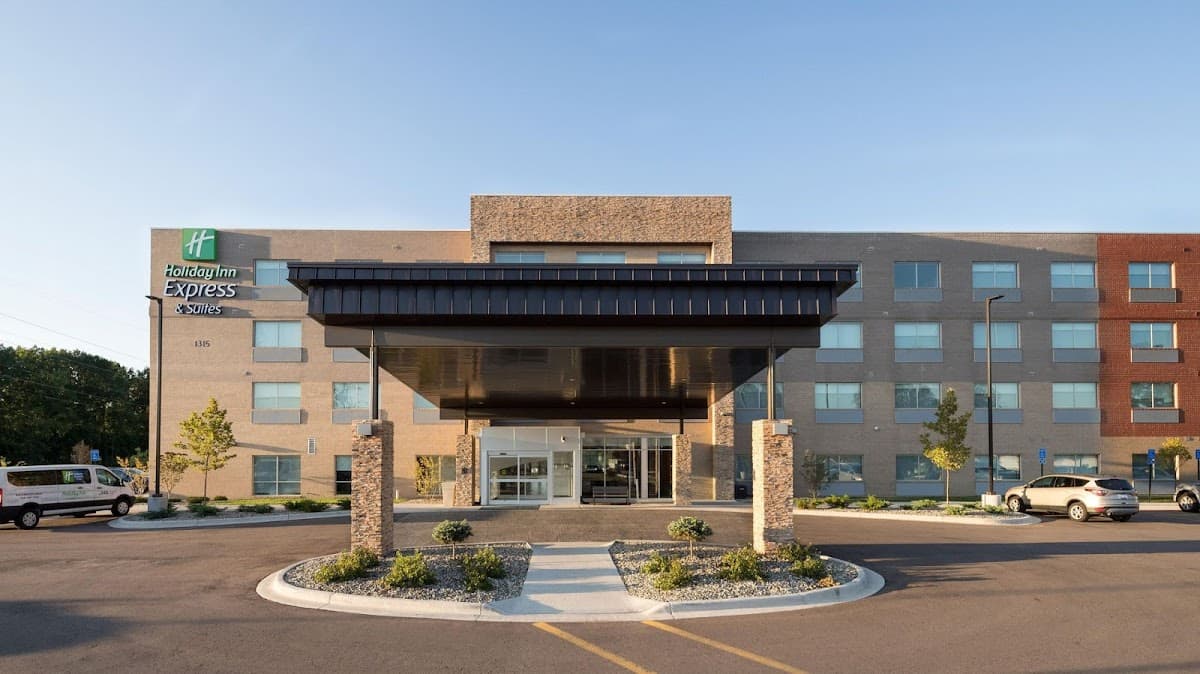 Holiday Inn Express & Suites Kalamazoo West by IHG