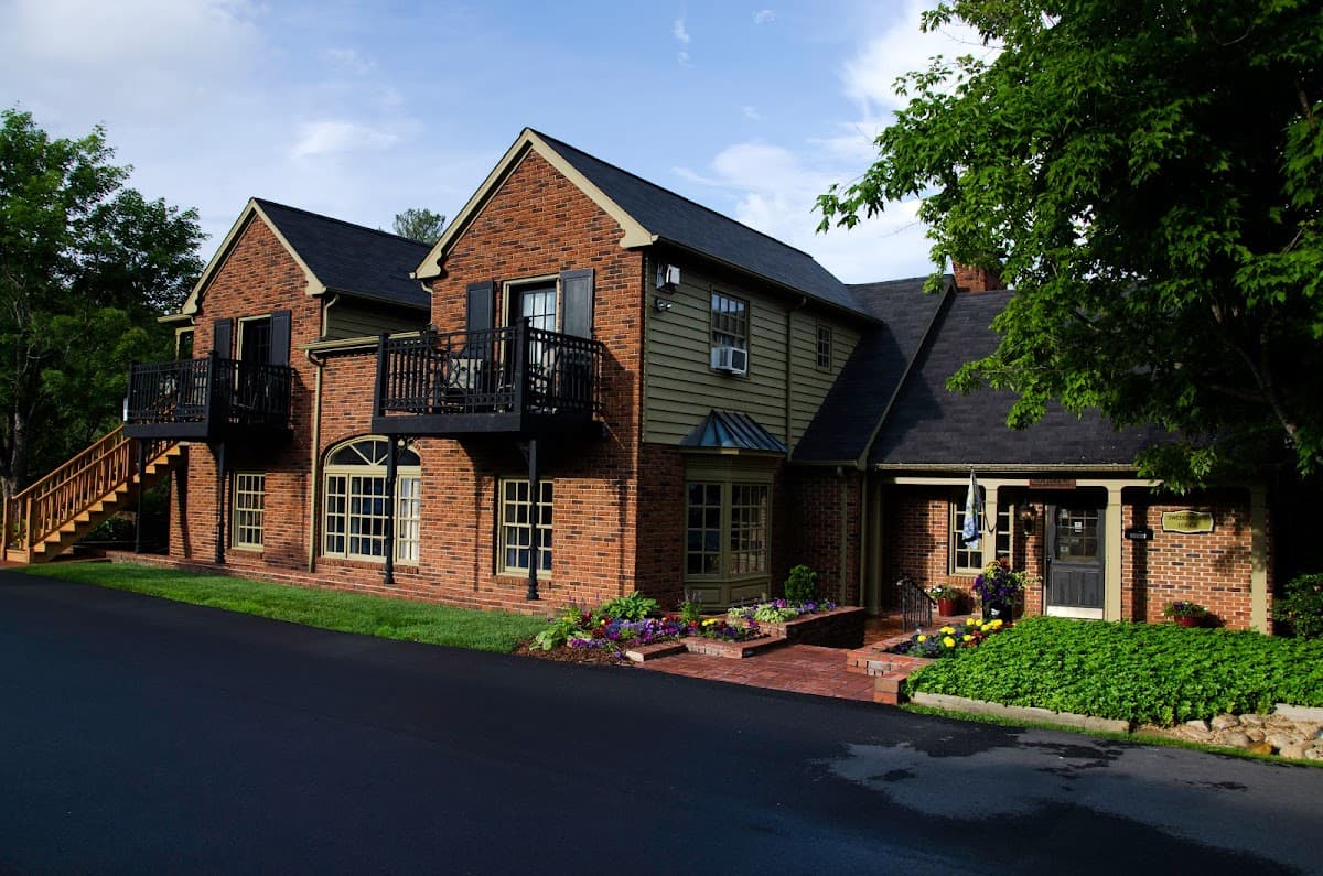 Hillwinds Inn