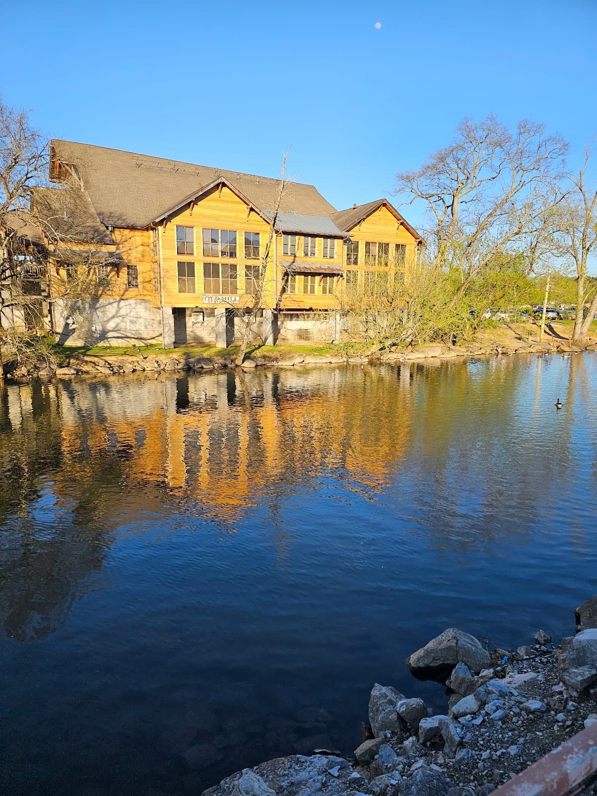 Colonial House Motel