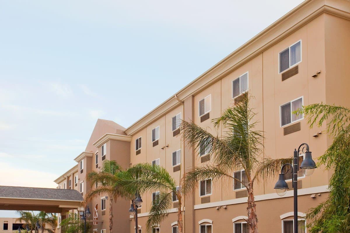 Holiday Inn Express & Suites Los Angeles Airport Hawthorne by IHG