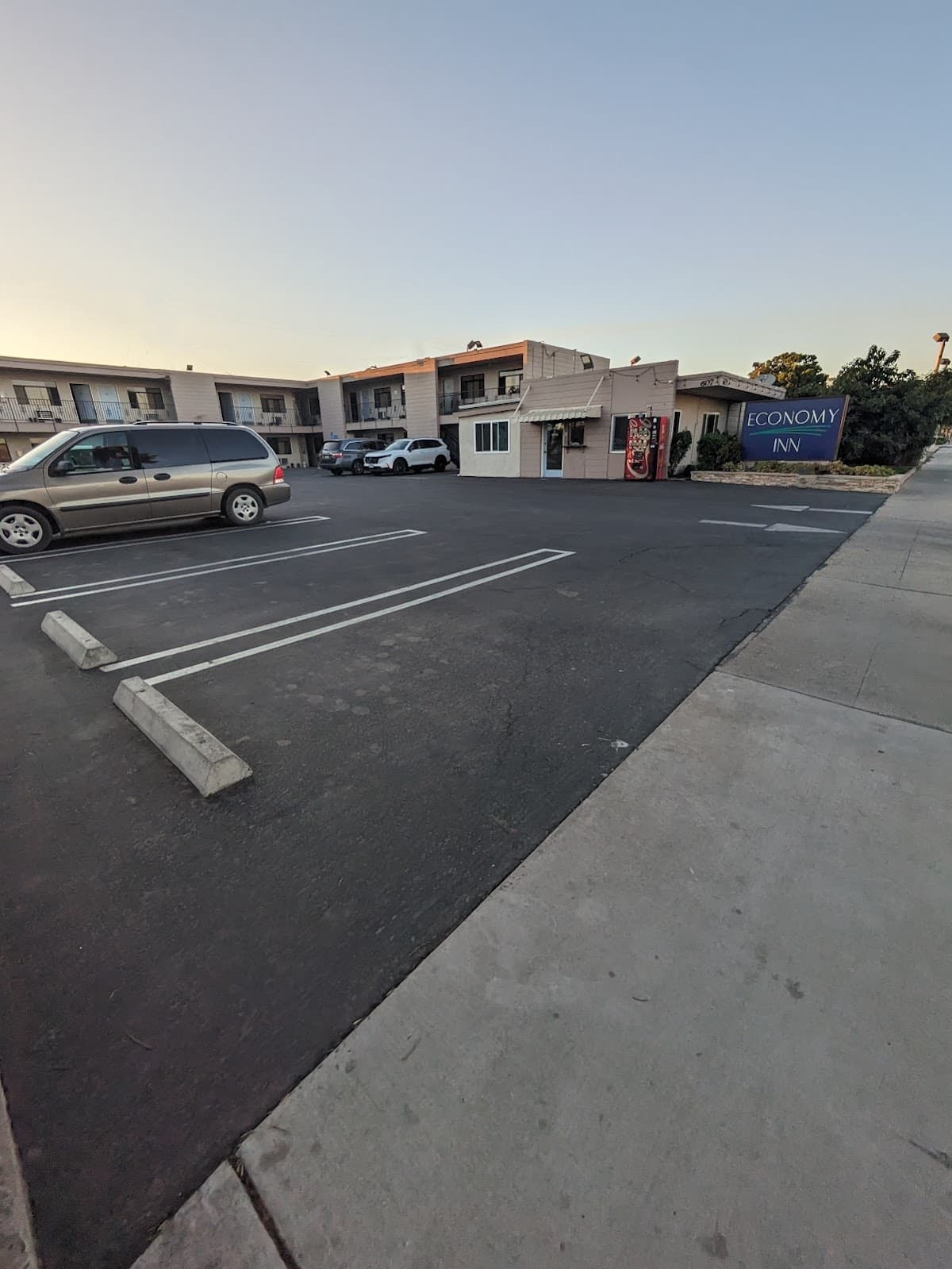 Economy Inn