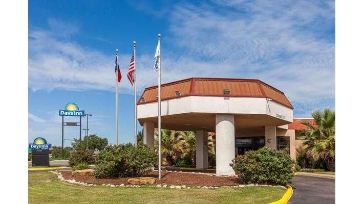 Days Inn by Wyndham Sherman