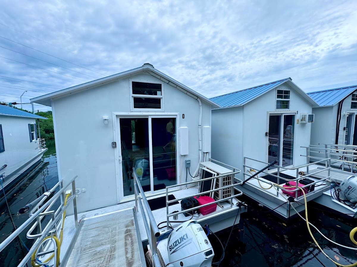 Aqua Lodges At Hurricane Hole Marina