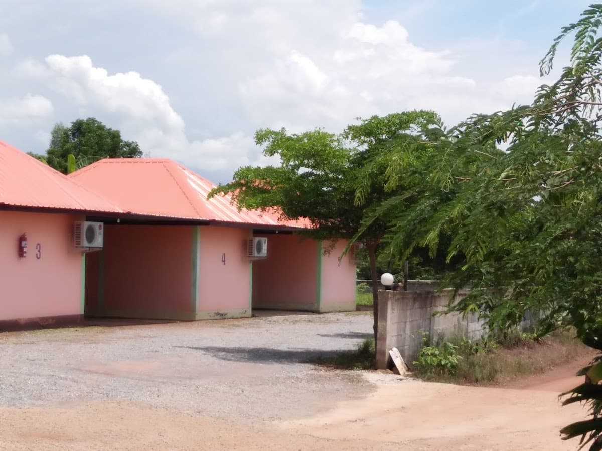 โรงแรม ตาอินน์รีสอร์ท