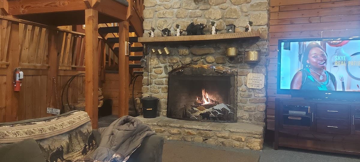 Family-Oriented Lodge in Blue Ridge Mountains - One Bedroom Lodge #1