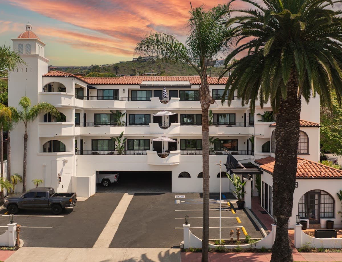 Surfbreak Hotel